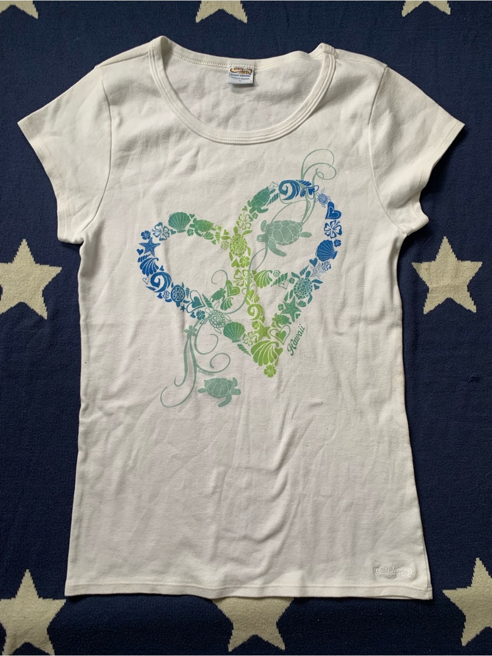 2000s ocean print Hawaii tee
